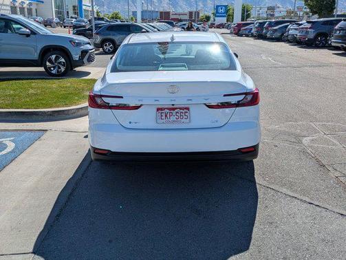 Ice 2026 Toyota Camry LE