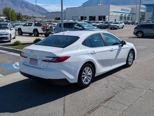 Ice 2026 Toyota Camry LE
