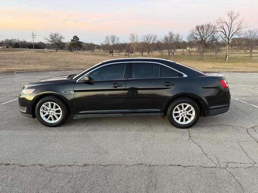 2014 Ford Taurus SE FWD