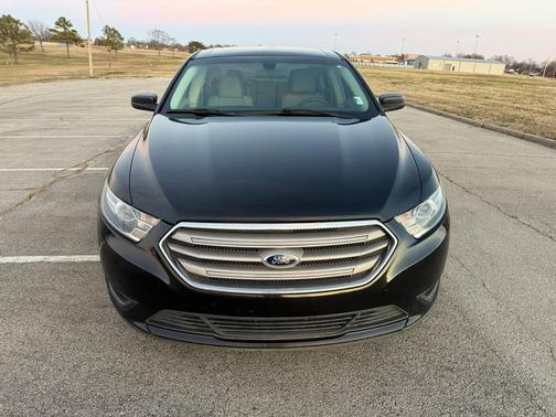 2014 Ford Taurus SE FWD