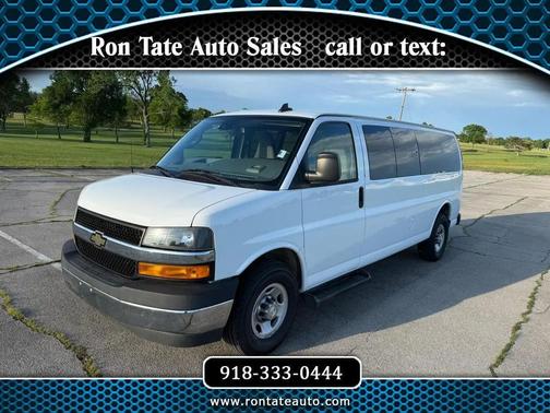 Summit White 2019 Chevrolet Express 3500 LT