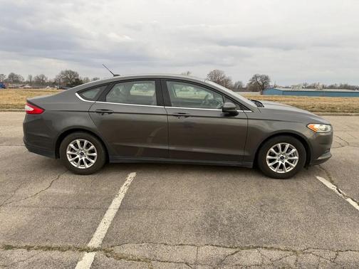 2015 Ford Fusion S