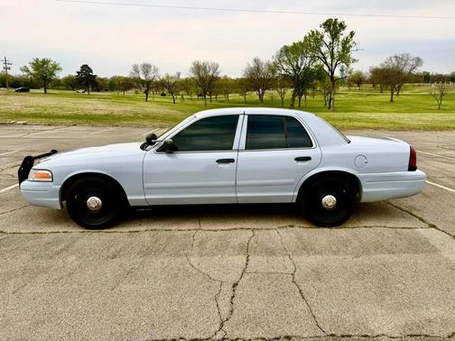 Gray 2007 Ford Crown Victoria Police Interceptor