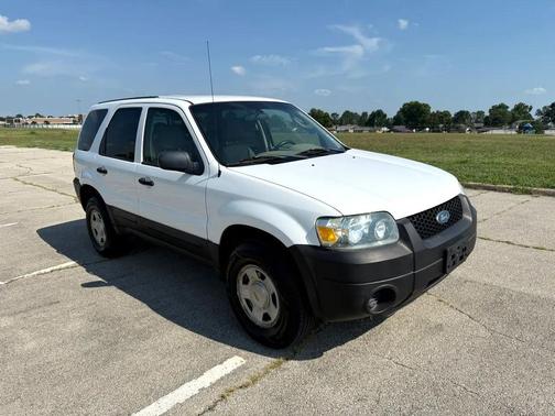 White 2006 Ford Escape XLS