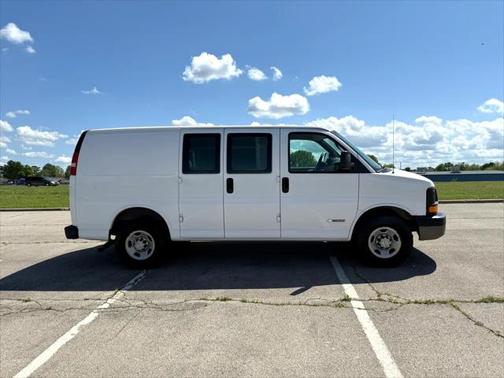 2005 Chevrolet Express 2500 Base