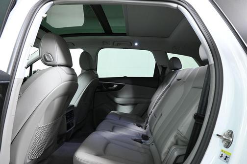 2022 Audi Q7 55 Premium Plus