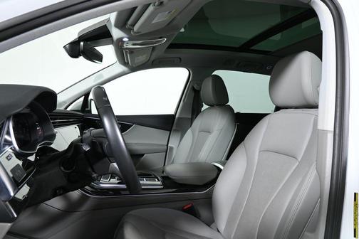 2022 Audi Q7 55 Premium Plus