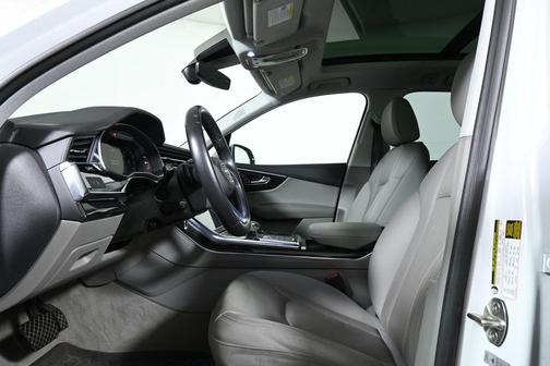 2022 Audi Q7 55 Premium Plus