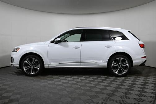 2022 Audi Q7 55 Premium Plus