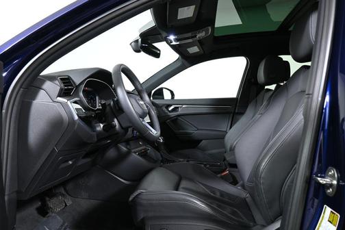 2025 Audi Q3 Premium 45 TFSI S line quattro Tiptronic