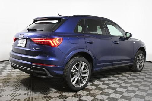 2025 Audi Q3 Premium 45 TFSI S line quattro Tiptronic