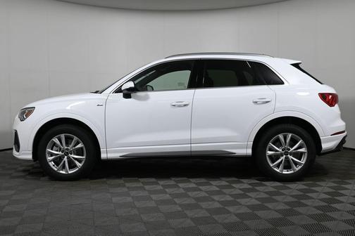 2025 Audi Q3 Premium 45 TFSI S line quattro Tiptronic