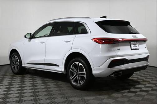 2025 Audi Q5 Premium