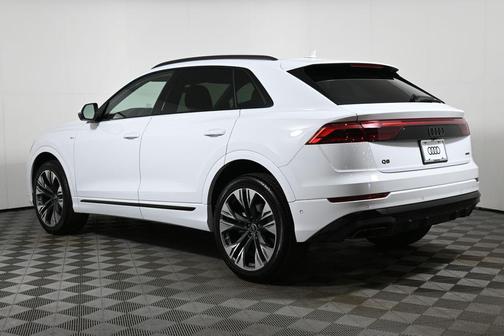 2025 Audi Q8 55 Premium Plus