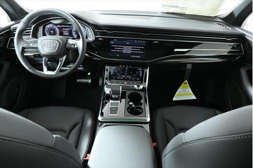2025 Audi Q7 55 Premium Plus