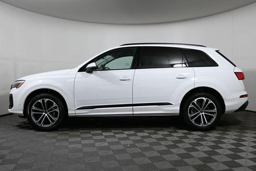 2025 Audi Q7 45 Premium
