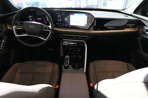 2025 Audi Q5 Premium TFSI quattro S tronic