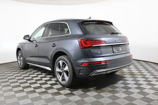 Manhattan Gray Metallic 2023 Audi Q5 40 Premium
