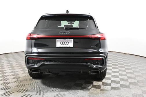 Mythos Black Metallic 2026 Audi Q5 Premium Plus TFSI quattro S tronic