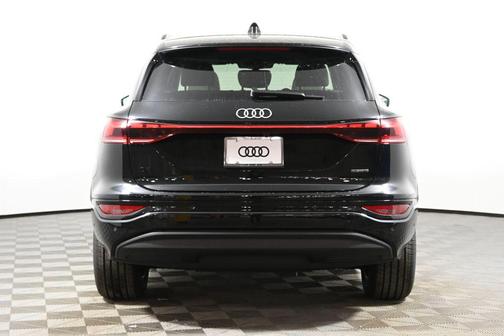 2025 Audi Q6 e-tron Premium Plus quattro