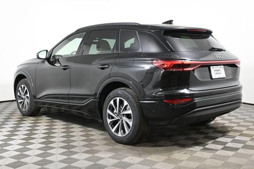 2025 Audi Q6 e-tron Premium Plus quattro