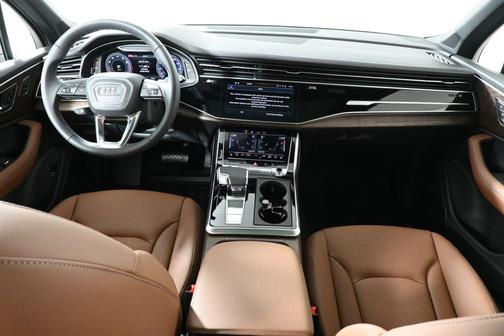2025 Audi Q7 55 Premium Plus