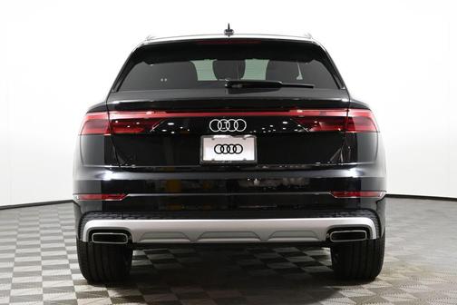 2025 Audi Q8 55 Premium