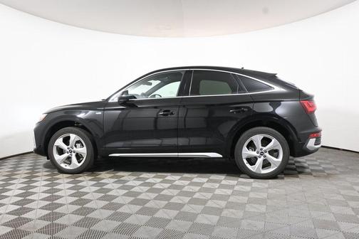 Mythos Black Metallic 2023 Audi Q5 45 S line Premium Plus