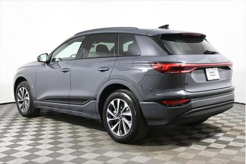 2025 Audi Q6 e-tron Premium Plus quattro