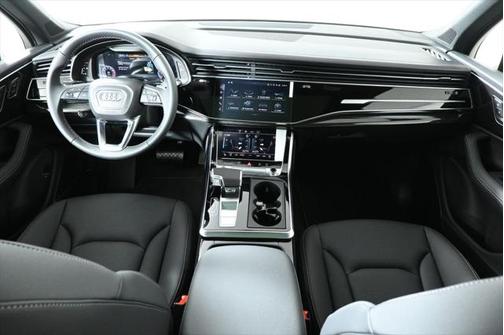 2025 Audi Q7 55 Premium Plus