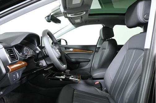 2024 Audi Q5 40 Premium