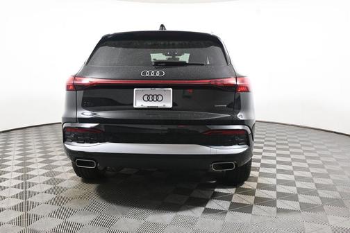 Mythos Black Metallic 2026 Audi Q5 Premium Plus TFSI quattro S tronic