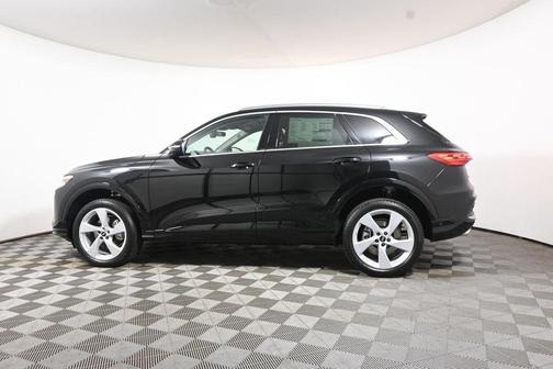 Mythos Black Metallic 2026 Audi Q5 Premium Plus TFSI quattro S tronic