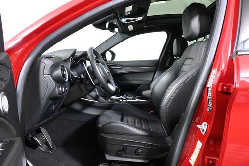 Alfa Rosso 2022 Alfa Romeo Stelvio Quadrifoglio