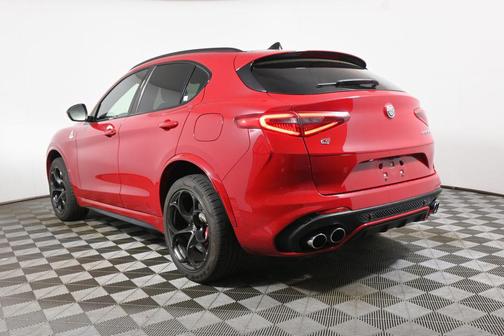 Alfa Rosso 2022 Alfa Romeo Stelvio Quadrifoglio