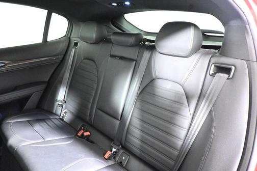 Alfa Rosso 2022 Alfa Romeo Stelvio Quadrifoglio