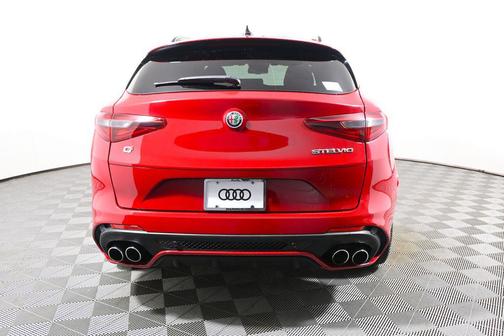 Alfa Rosso 2022 Alfa Romeo Stelvio Quadrifoglio