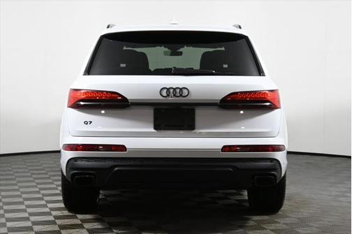 2025 Audi Q7 45 Premium Plus