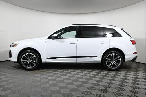 2025 Audi Q7 45 Premium Plus
