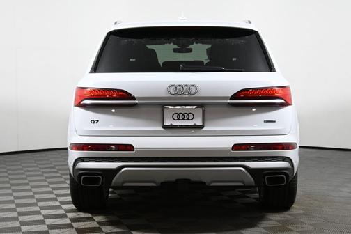 2025 Audi Q7 55 Premium Plus
