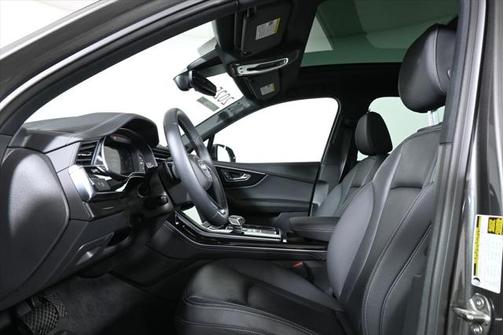 2025 Audi Q7 45 Premium Plus