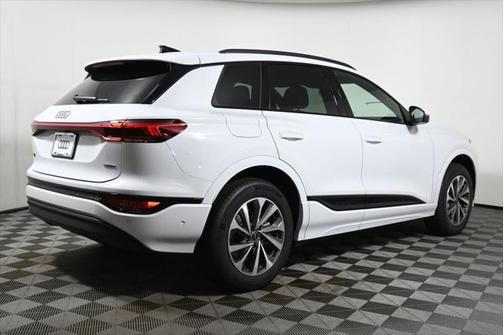 2025 Audi Q6 e-tron Premium quattro