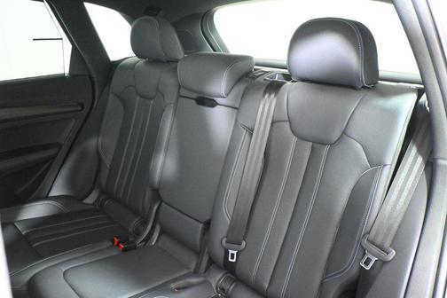 Chronos Gray Metallic 2023 Audi Q5 45 S line Prestige