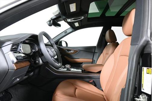 2025 Audi Q8 55 Premium Plus