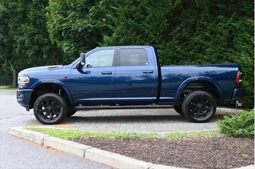 2021 RAM 2500 Laramie Crew Cab 4x4 6'4' Box