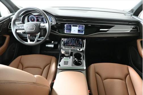 2025 Audi Q7 55 Premium Plus