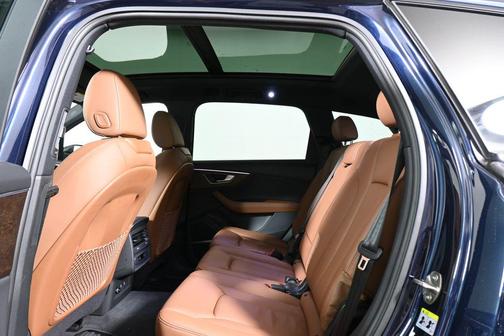 2025 Audi Q7 45 Premium Plus