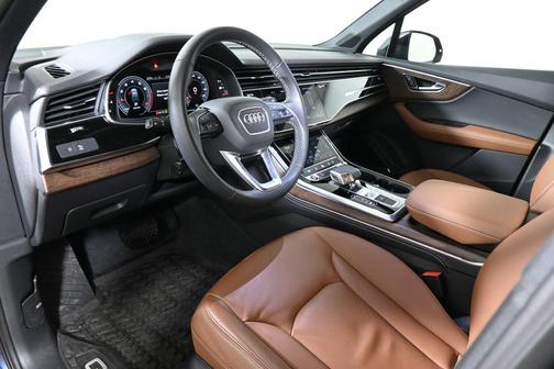 2025 Audi Q7 45 Premium Plus