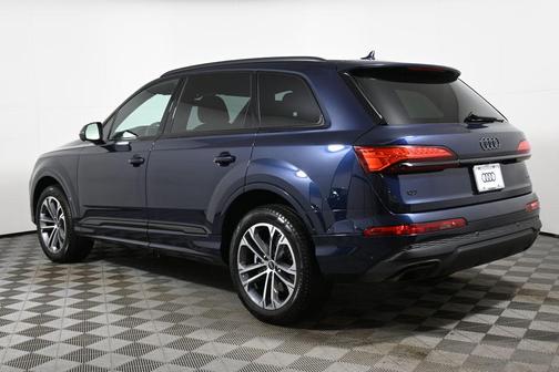 2025 Audi Q7 45 Premium Plus