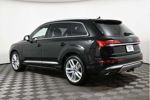 2025 Audi Q7 55 Premium Plus